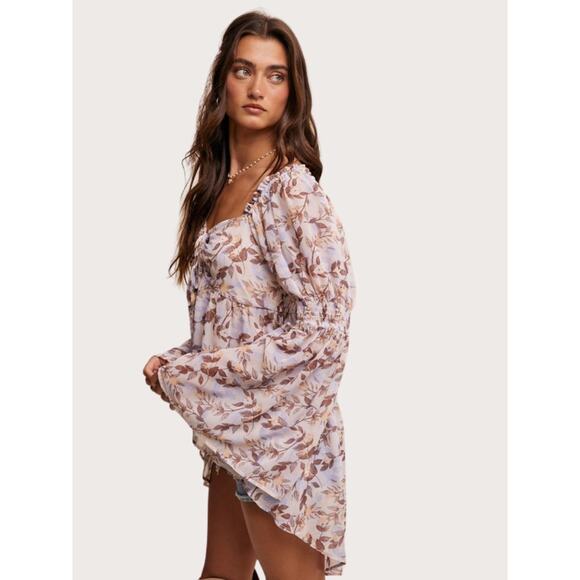 Leaf Print Bell Sleeve Top - Picture 2 of 5